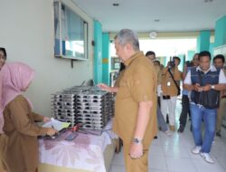 Tinjau Pelaksanaan Makan Bergizi Gratis di Tangsel, Benyamin Pastikan Berjalan Lancar