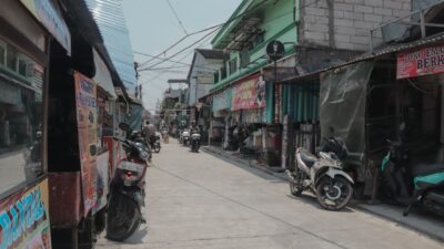 Jalan Mulus, Warga Pasar Bukit Pamulang Bahagia: Sekarang Enak, Lancar, Gak Ada Lubang Lagi!